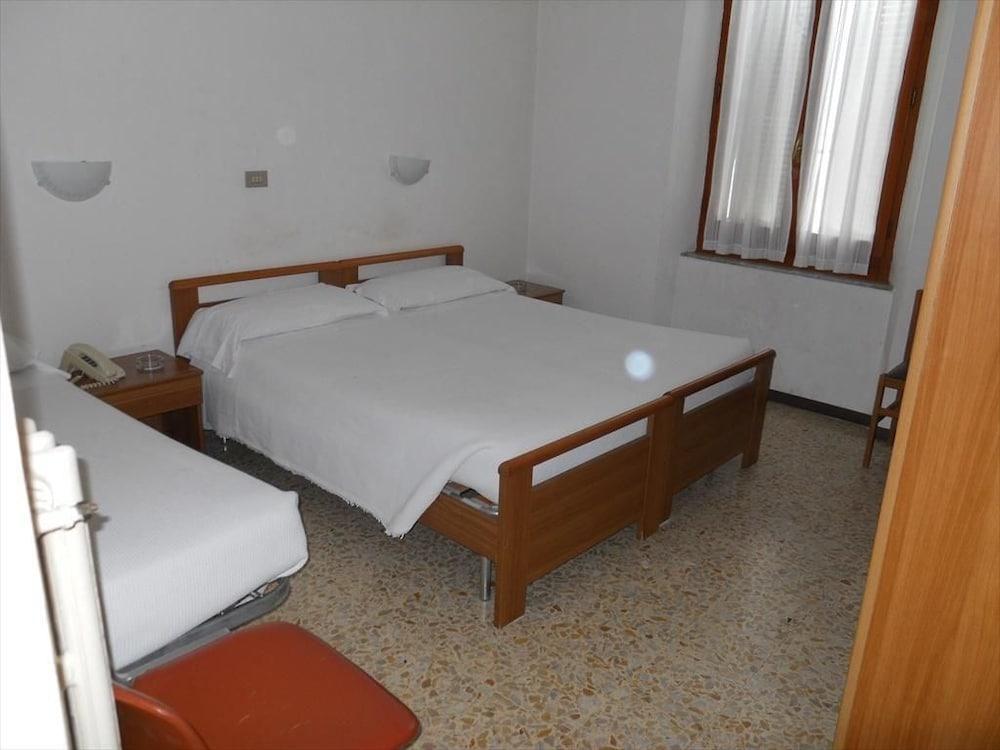 Albergo Italia Ancona Exterior photo